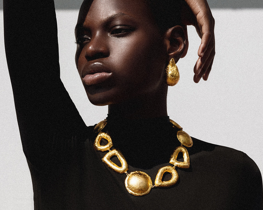 Alexandra Hakim Logo