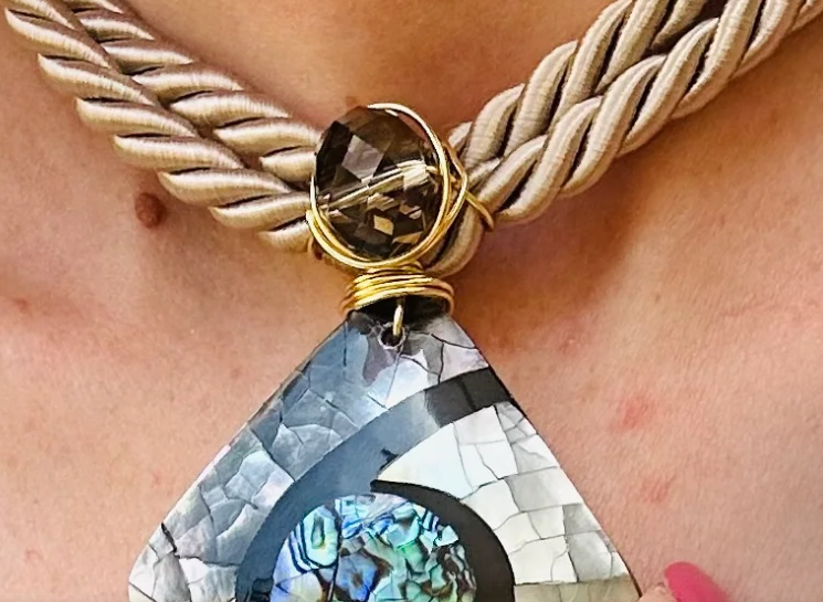 Yana's Jewellery Logo